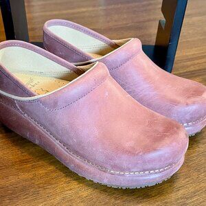 Women's Dansko Platform Clogs in Rose Burnished Nubuck Size 37 (7)